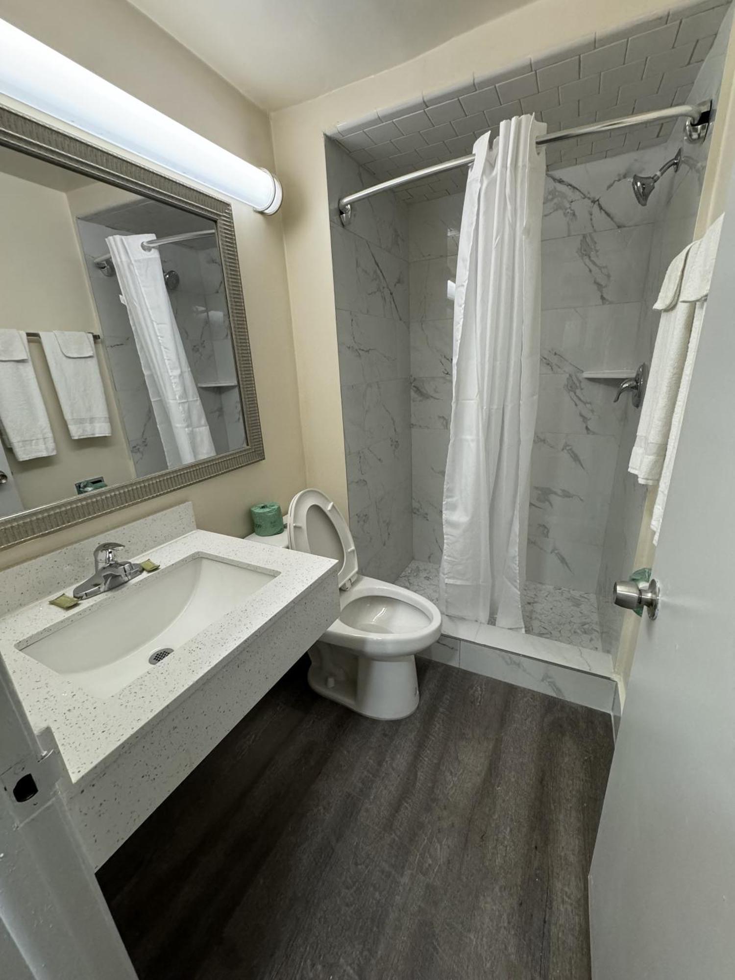James River Inn & Suites Newport News Kültér fotó